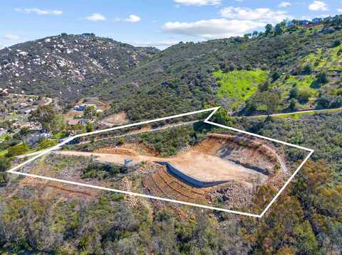 827 Eucalyptus Woods Rd., San Marcos, CA 92069
