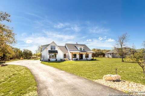 2152 Palomino Springs, Bandera, TX 78003