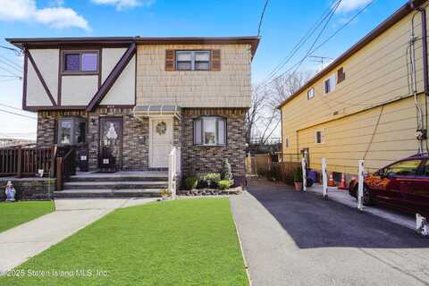 688 N Railroad Avenue, Staten Island, NY 10304