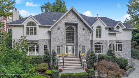 55 Whitlock Avenue, Staten Island, NY 10304