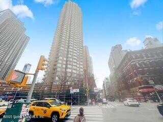 500 W 43 Street, New York, NY 10036