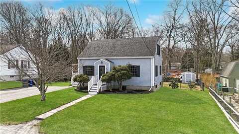 35 Hambly Road, Tiverton, RI 02878