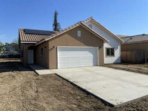2018 E Seeger Avenue, Visalia, CA 93292