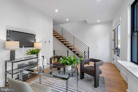250 N 2ND ST, PHILADELPHIA, PA 19106