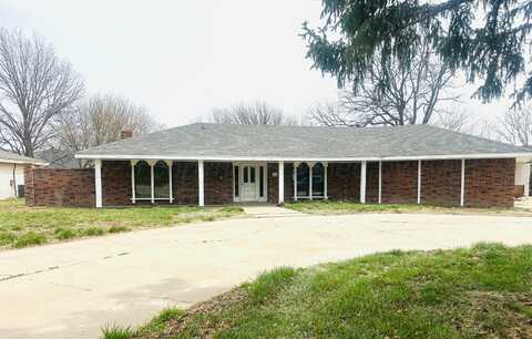 218 Carson Avenue, Dumas, TX 79029