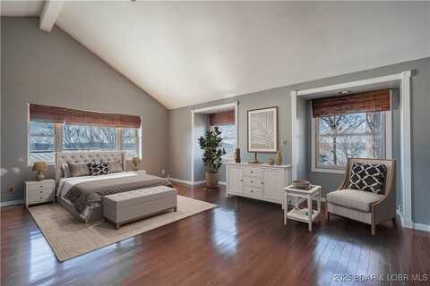 24 Arrowhead Beach Road, Lake Ozark, MO 65049
