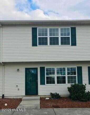 12 Pirates Cove Drive, Swansboro, NC 28584