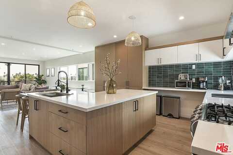 807 N Harvard Blvd, Los Angeles, CA 90029