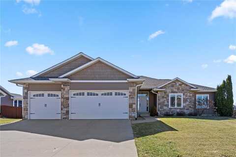 6408 Hoover Trail Road SW, Cedar Rapids, IA 52404