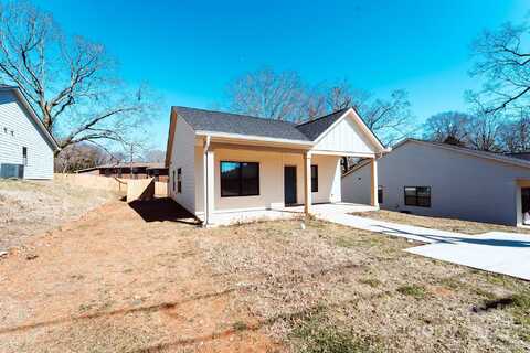 945 3rd Street Place SW, Hickory, NC 28602