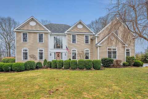 45 East Farm Road, Middlebury, CT 06762