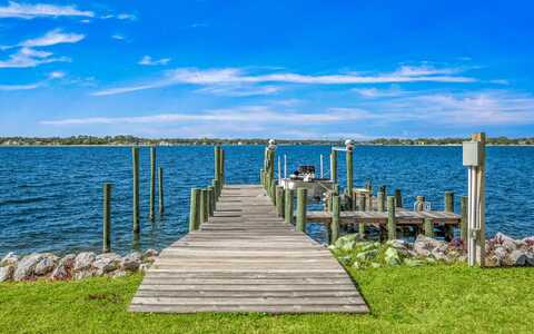 2574 Vista Circle, Shalimar, FL 32579
