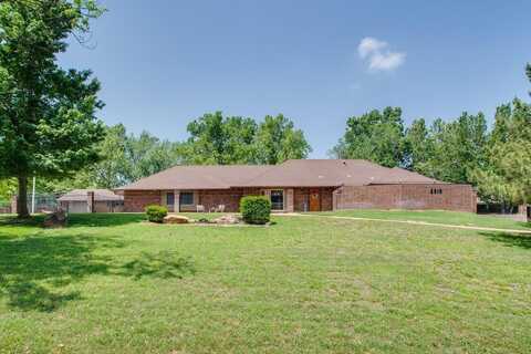 2916 Meadowlark Ln, Enid, OK 73703