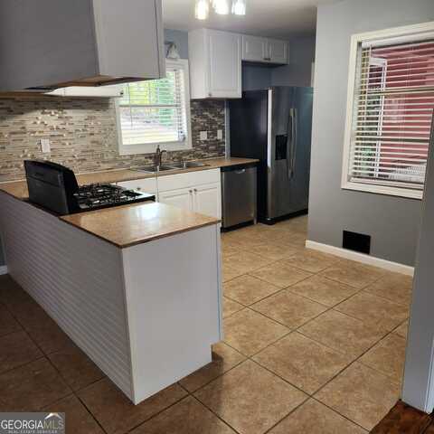 2142 West Cedar, Atlanta, GA 30311