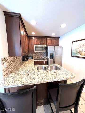 490 Elm Drive, Las Vegas, NV 89169