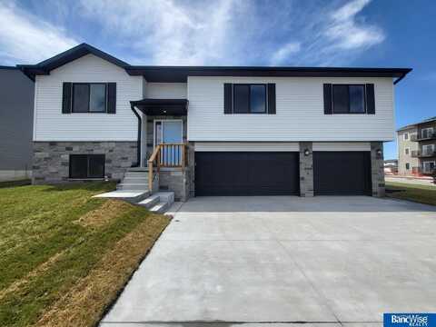7401 Maxine Drive, Lincoln, NE 68516