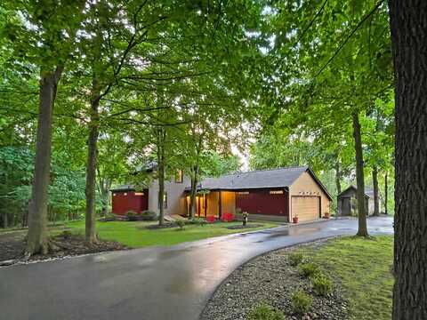 5525 Red Fox Run, Ann Arbor, MI 48105