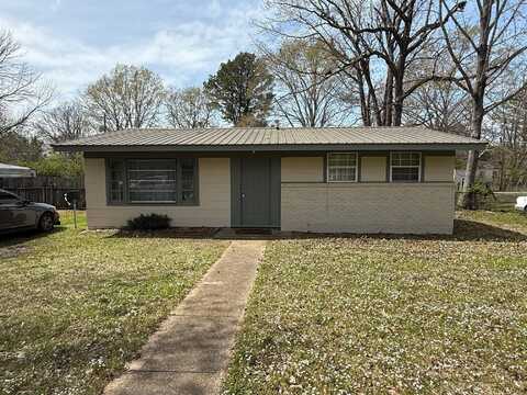 253 Clark Cir, West Point, MS 39773