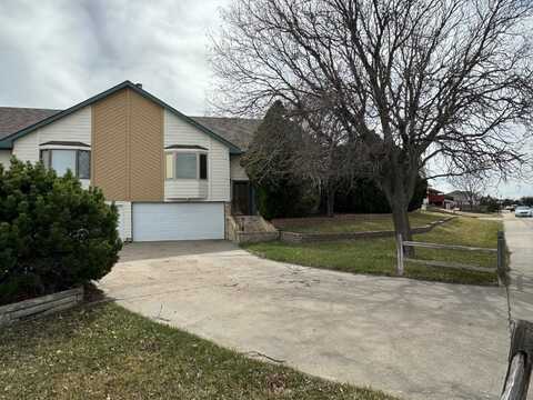 500 W 37th St, Hays, KS 67601