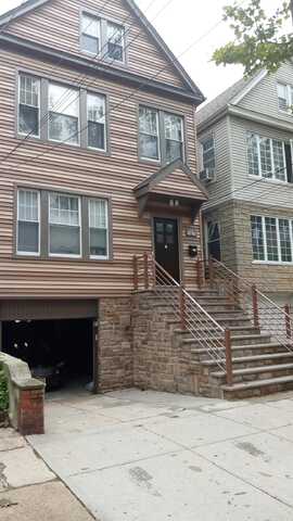 127 WEST 48TH ST, Bayonne, NJ 07002
