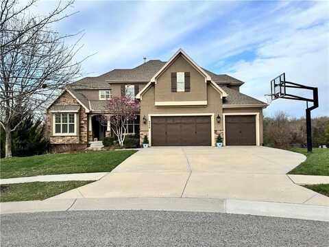9450 W 158th Terrace, Overland Park, KS 66221
