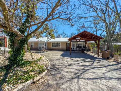 295 N Doris Dr, Kerrville, TX 78028