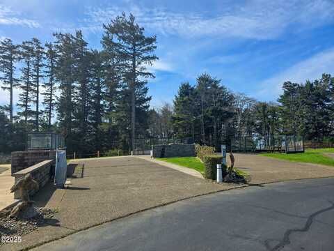 6225 N Coast, Newport, OR 97365
