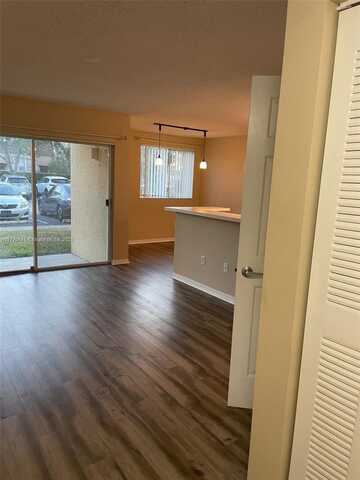 2640 S University Dr, Davie, FL 33328
