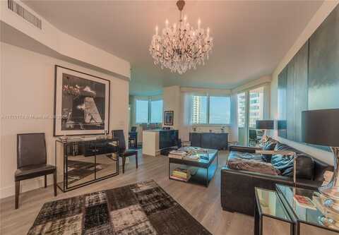 300 S POINTE DR, Miami Beach, FL 33139