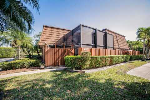 9135 SW 20th Pl, Davie, FL 33324