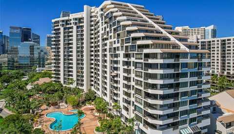 520 Brickell Key Dr, Miami, FL 33131