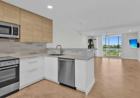 750 NE Spanish River Blvd, Boca Raton, FL 33431