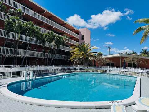 200 NE 12th Ave, Hallandale Beach, FL 33009