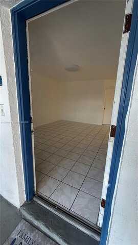 321 NE 1st Ct, Hallandale Beach, FL 33009