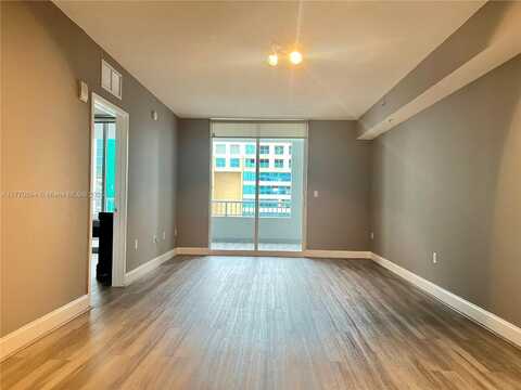 170 SE 14th St, Miami, FL 33131