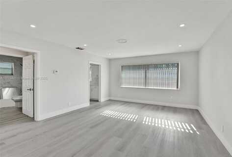 5657 Grant St, Hollywood, FL 33021