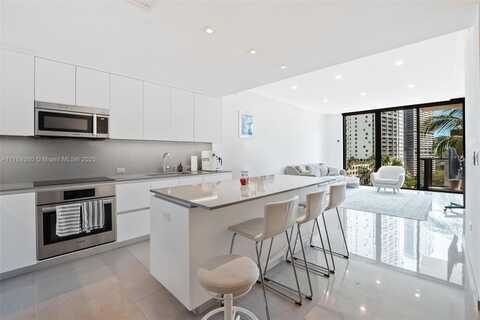 68 SE 6th Street, Miami, FL 33131