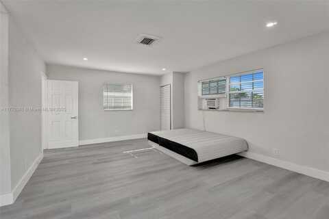 5657 Grant St, Hollywood, FL 33021