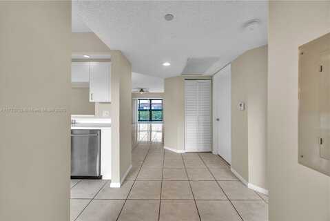 12551 SW 16th Ct, Pembroke Pines, FL 33027