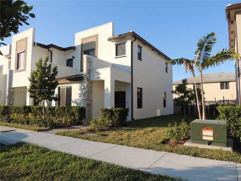 829 NE 211th St, Miami, FL 33179