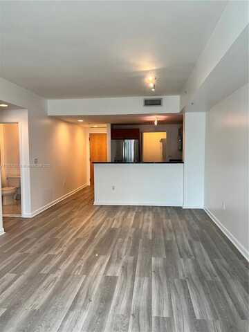244 Biscayne Blvd, Miami, FL 33132