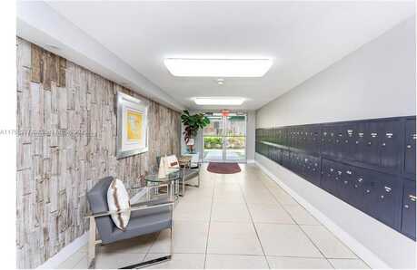 9350 Fontainebleau Blvd, Miami, FL 33172
