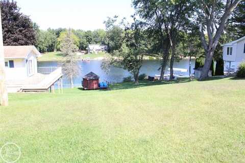 33 S Shore, Addison, MI 49220