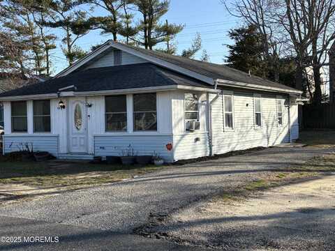 444 Capstan Avenue, Beachwood, NJ 08722