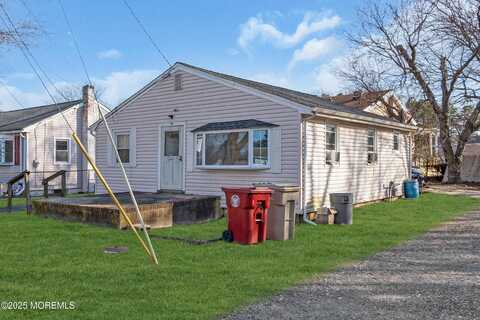 74 2nd Avenue, Toms River, NJ 08757