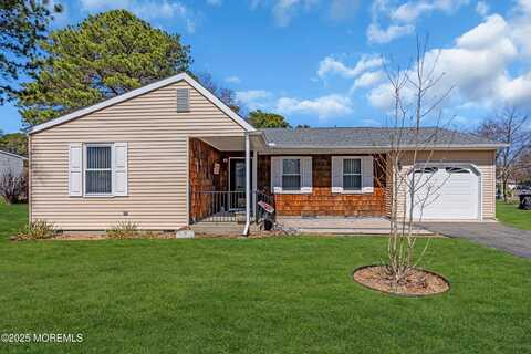 45 Berkshire Road, Whiting, NJ 08759