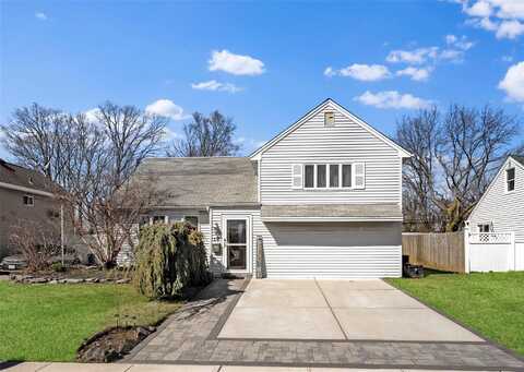 19 Poplar Street, Massapequa, NY 11758