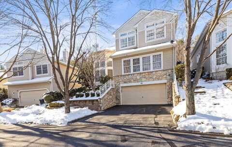 98 Sagamore Drive, Plainview, NY 11803