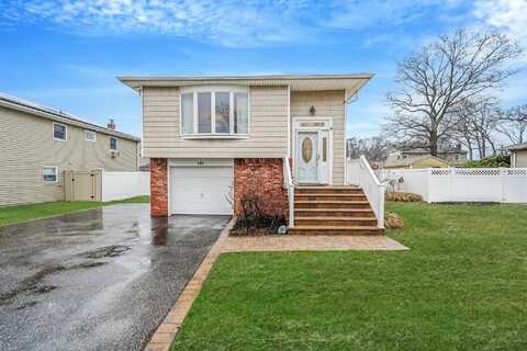 151 Sotzen Avenue, Holbrook, NY 11741