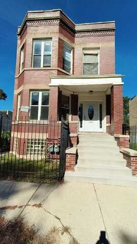 2924 W Flournoy Street, Chicago, IL 60612